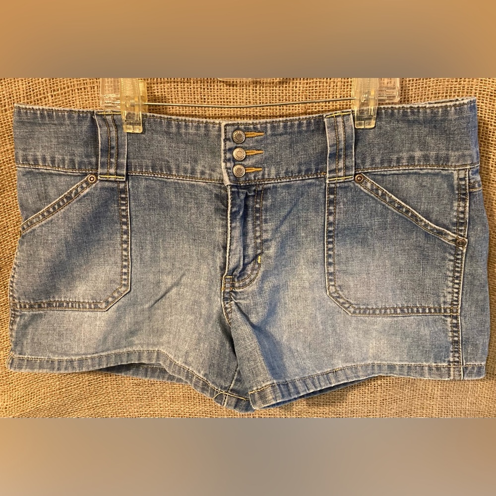 Ladies Old Navy jean shorts